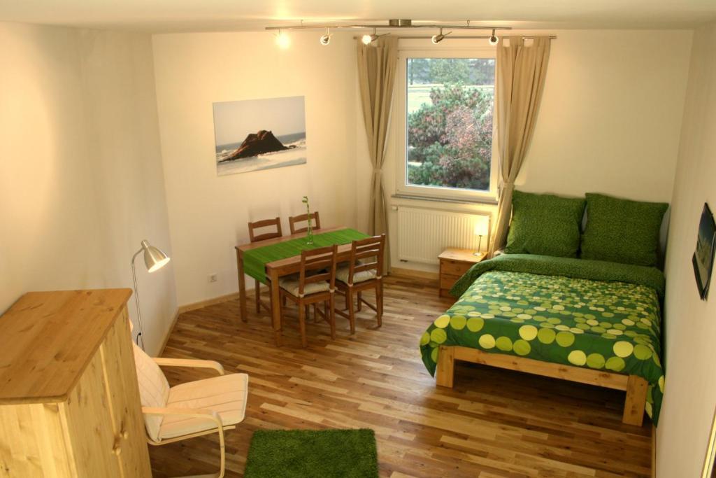 Greencity Boardinghouse Freiburg im Breisgau Room photo