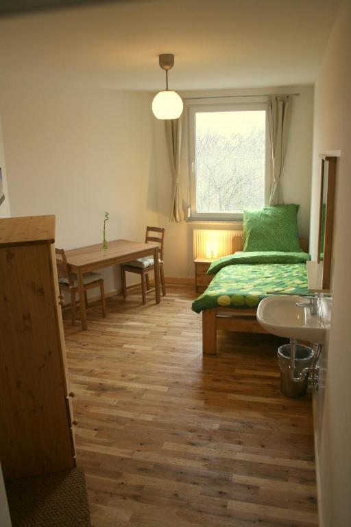 Greencity Boardinghouse Freiburg im Breisgau Room photo